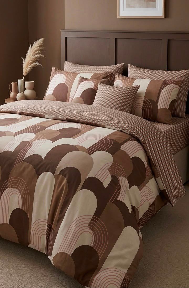 Brown & Off white abstract design - Image 2